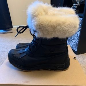 Ugg’s women’s ADIRONDACK BOOTS III FLUFF SIZE 9